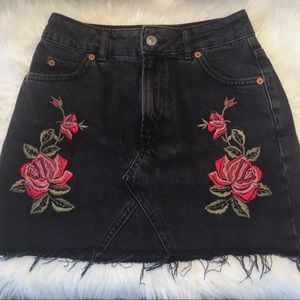 Vintage Topshop Embroidered Flower Denim Skirt